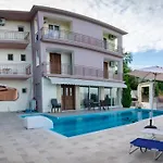 Vila Petronas