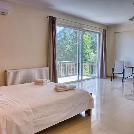 Villa Petronas Kariá